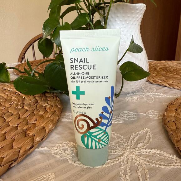 NEW Peach Slices | Snail Rescue Blemish Busting Toner & Oil Free Moisturizer - Picture 4 of 5
